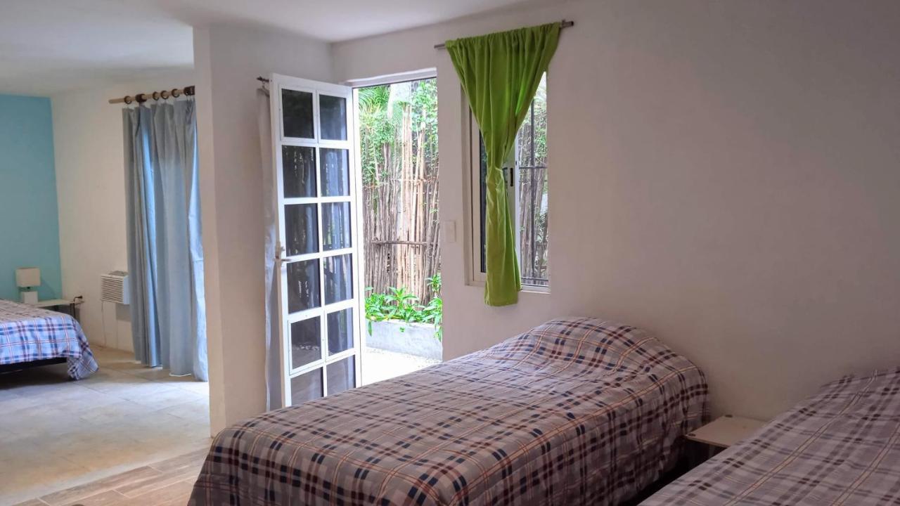 In Guest - Triple Room, Private Bathroom, A A, Wi-fi 50 Mbps In The Center Of *
