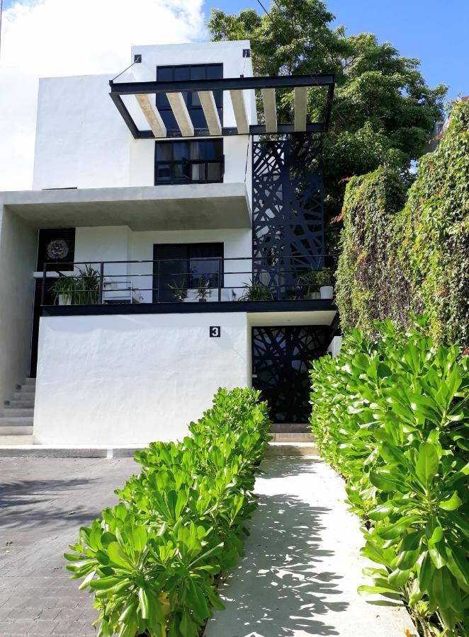 Gasthof In Guest - Triple Room, Private Bathroom, A A, Wi-fi 50 Mbps In The Center Of Cancún